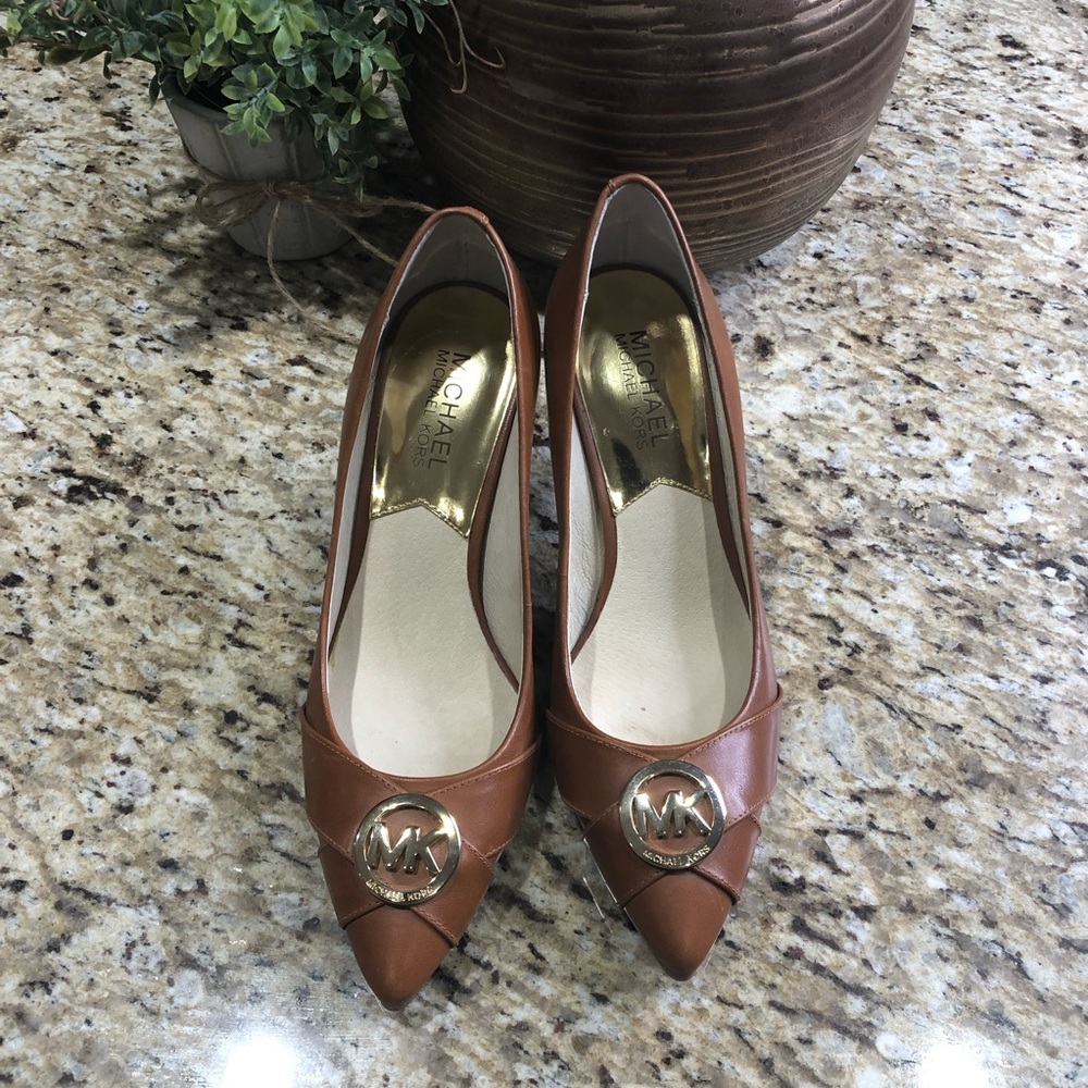 Michael Kors Brown Pointed Toe Leather Pumps Heels with Logo 6.5 - Picture 2 of 10